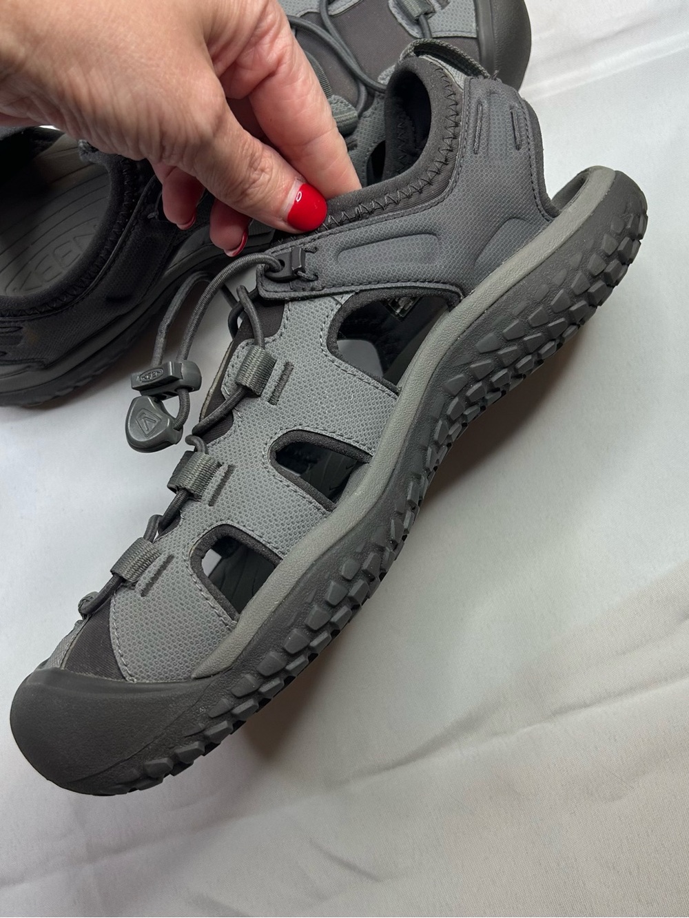 KEEN Men's Grey Black Closed-Toe Water Sandals - Picture 8 of 11